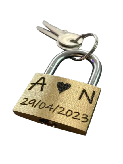 Liebesschloss mit Gravur | Personalisiertes Messingschloss