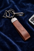 Personalisierbare Leder-Schlüsselanhänger – Premium-Geschenkideen mit Gravur - Zonify