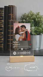 Personalisiertes Musik-Acrylglas mit Licht – Dein Song, Dein Foto, Dein Moment
